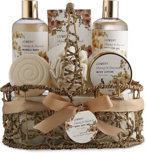 LOVERY Women’s Christmas Gift Basket: Honey & Almond Spa Set