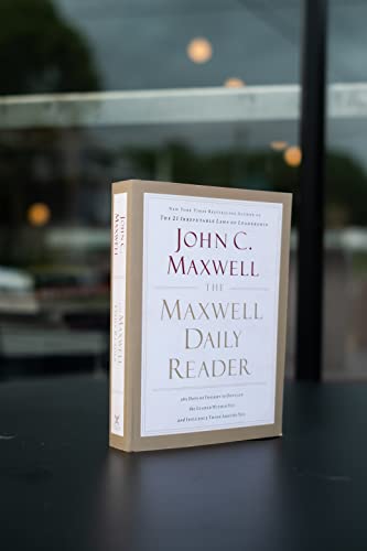 The Maxwell Daily Reader: 365 Days of Insight to Develop the Leader Within You and Influence Those Around You by John C. Maxwell - Image 4